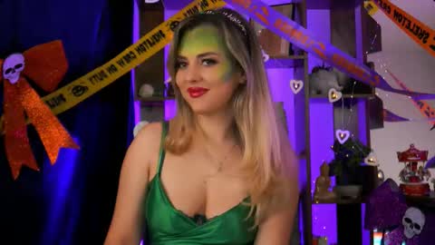 Bailey online show from 10-30-25, 07:32