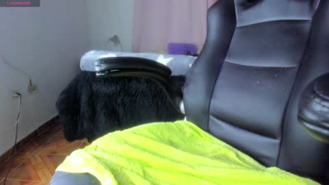 Snapshot of baileyadamss chatting on 01-20-25, 01:18 IM BAILEY online show from 01-20-25, 01:18