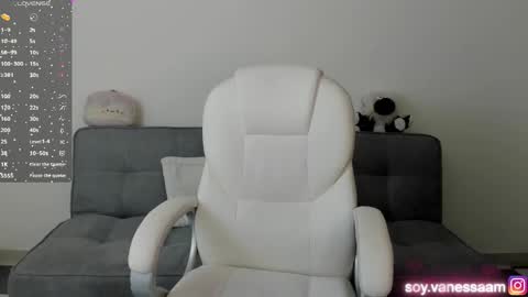 Snapshot of bam_atenea chatting on 02-28-25, 08:28 Vanessa online show from 02-28-25, 08:28