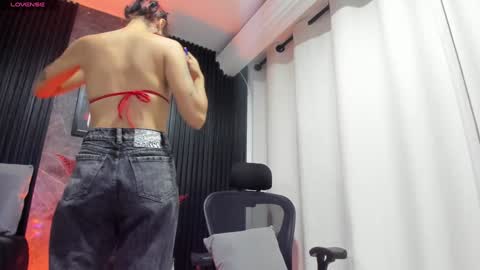 Snapshot of bambiiqueen chatting on 12-14-24, 11:29 Bambi online show from 12-14-24, 11:29