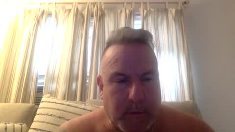 Snapshot of banana5289 chatting on 01-01-25, 08:26 banana5289 online show from 01-01-25, 08:26