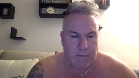 Snapshot of banana5289 chatting on 01-07-25, 02:10 banana5289 online show from 01-07-25, 02:10