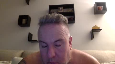 Snapshot of banana5289 chatting on 01-10-25, 01:21 banana5289 online show from 01-10-25, 01:21