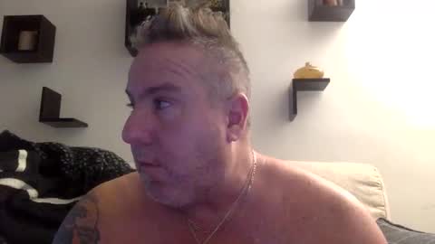 Snapshot of banana5289 chatting on 01-19-25, 02:06 banana5289 online show from 01-19-25, 02:06