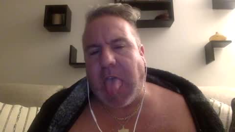 Snapshot of banana5289 chatting on 02-17-25, 08:09 banana5289 online show from 02-17-25, 08:09