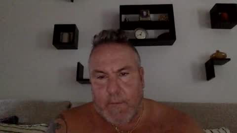 Snapshot of banana5289 chatting on 09-14-25, 04:39 banana5289 online show from 09-14-25, 04:39