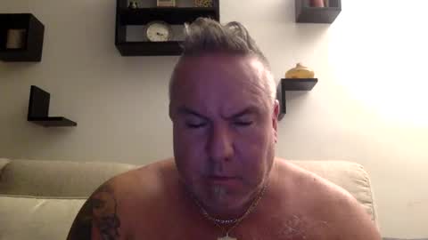 Snapshot of banana5289 chatting on 10-31-25, 07:20 banana5289 online show from 10-31-25, 07:20