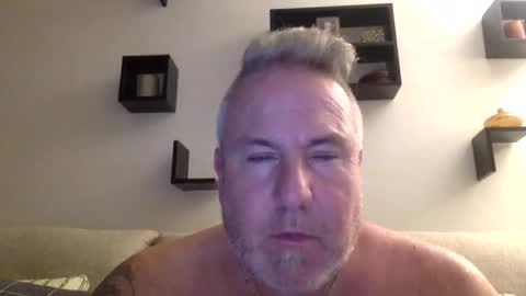 Snapshot of banana5289 chatting on 11-04-25, 10:53 banana5289 online show from 11-04-25, 10:53