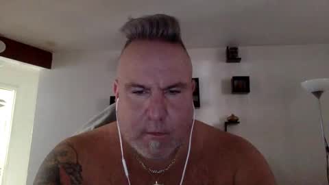 banana5289 online show from 11-18-25, 02:43