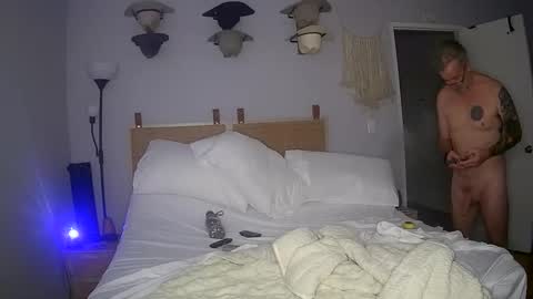 Snapshot of bananas318 chatting on 02-10-26, 02:15 bananas318 online show from 02-10-26, 02:15