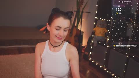 Snapshot of bananya_kitty chatting on 02-06-25, 04:58 Ellen and online show from 02-06-25, 04:58