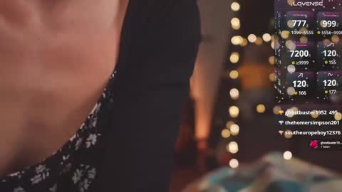 Snapshot of bananya_kitty chatting on 02-17-25, 05:43 Ellen and online show from 02-17-25, 05:43