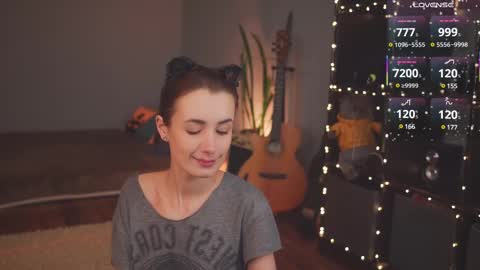 Snapshot of bananya_kitty chatting on 03-08-25, 04:39 Ellen and online show from 03-08-25, 04:39