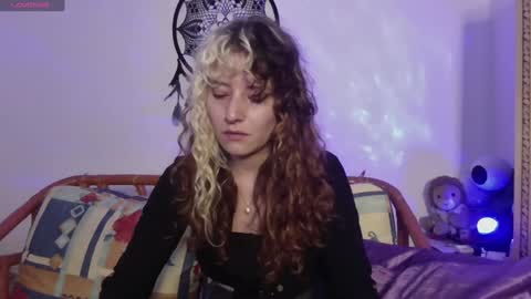 Snapshot of bandit_monkey chatting on 01-20-25, 04:10 V E R O N I C A online show from 01-20-25, 04:10