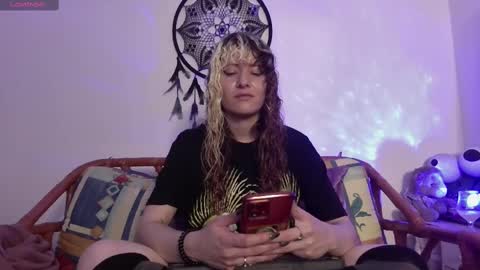 Snapshot of bandit_monkey chatting on 02-10-25, 03:24 V E R O N I C A online show from 02-10-25, 03:24