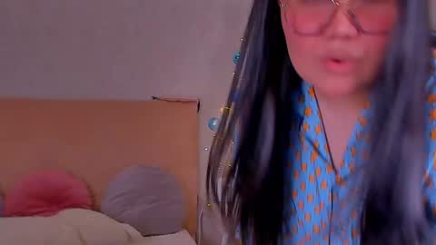 Snapshot of barbara_bb chatting on 12-13-24, 06:31 Barbie Kim online show from 12-13-24, 06:31