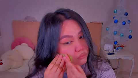 Snapshot of barbara_bb chatting on 12-14-24, 01:06 Barbie Kim online show from 12-14-24, 01:06