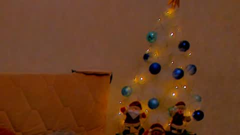 Snapshot of barbara_bb chatting on 12-20-24, 11:16 Barbie Kim online show from 12-20-24, 11:16