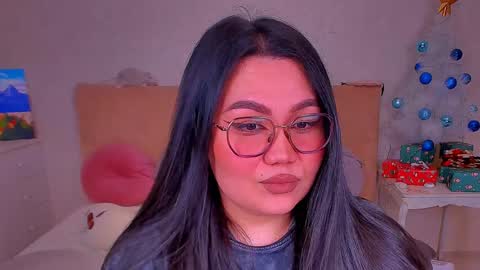 Snapshot of barbara_bb chatting on 12-26-24, 02:01 Barbie Kim online show from 12-26-24, 02:01