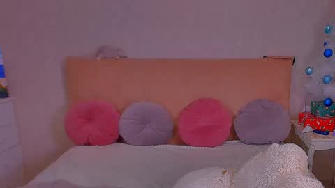 Snapshot of barbara_bb chatting on 12-28-24, 10:02 Barbie Kim online show from 12-28-24, 10:02