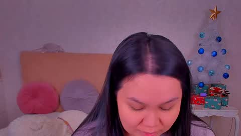 Snapshot of barbara_bb chatting on 12-29-24, 10:25 Barbie Kim online show from 12-29-24, 10:25