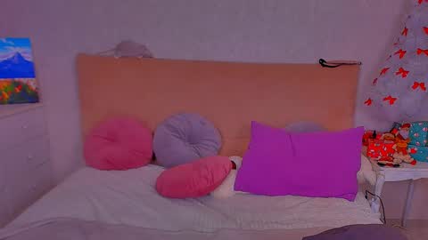 Snapshot of barbara_bb chatting on 01-04-25, 02:35 Barbie Kim online show from 01-04-25, 02:35