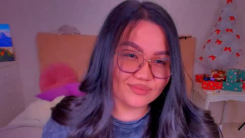 Snapshot of barbara_bb chatting on 01-04-25, 10:24 Barbie Kim online show from 01-04-25, 10:24