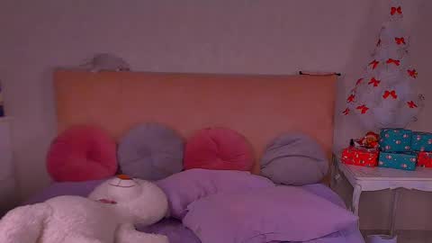 Snapshot of barbara_bb chatting on 01-12-25, 01:53 Barbie Kim online show from 01-12-25, 01:53