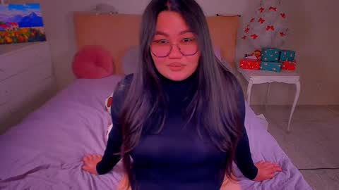 Snapshot of barbara_bb chatting on 01-12-25, 11:07 Barbie Kim online show from 01-12-25, 11:07