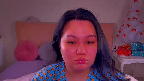 Snapshot of barbara_bb chatting on 01-21-25, 06:33 Barbie Kim online show from 01-21-25, 06:33