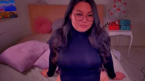 Snapshot of barbara_bb chatting on 01-26-25, 08:45 Barbie Kim online show from 01-26-25, 08:45