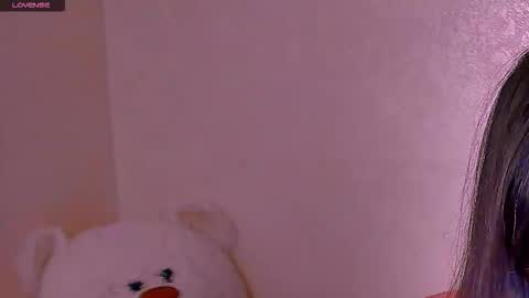 Snapshot of barbara_bb chatting on 09-17-25, 03:30 Barbie Kim online show from 09-17-25, 03:30