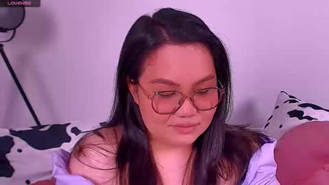 Snapshot of barbara_bb chatting on 10-11-25, 06:17 Barbie Kim online show from 10-11-25, 06:17