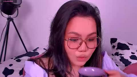 Snapshot of barbara_bb chatting on 10-12-25, 06:18 Barbie Kim online show from 10-12-25, 06:18