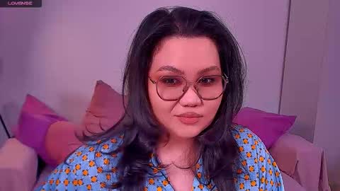 Snapshot of barbara_bb chatting on 11-22-25, 01:15 Barbie Kim online show from 11-22-25, 01:15