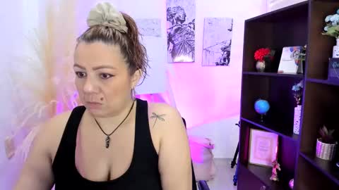 Snapshot of barbara_portman chatting on 01-22-25, 02:15 Barbara  online show from 01-22-25, 02:15