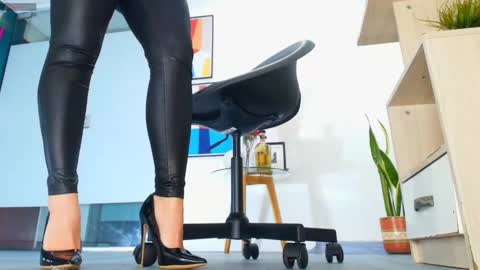 Barbara online show from 11-15-25, 12:13