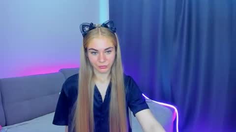 Snapshot of barbarachic chatting on 06-27-26, 12:10 BarbaraChic online show from 06-27-26, 12:10