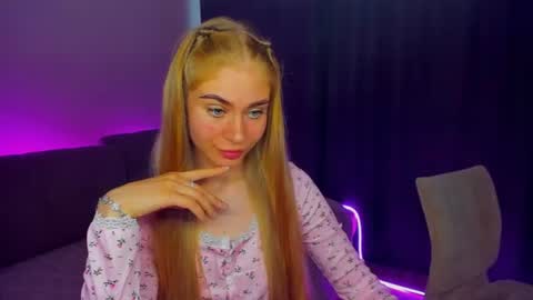 Snapshot of barbarachic chatting on 07-18-26, 02:54 BarbaraChic online show from 07-18-26, 02:54