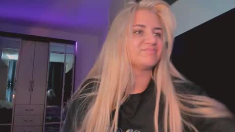 barbarasiren online show from 10-12-25, 04:06