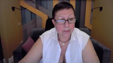 Snapshot of barbaraturners chatting on 12-16-24, 01:53 barbaraturners online show from 12-16-24, 01:53