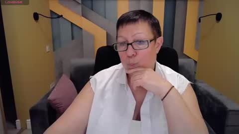 Snapshot of barbaraturners chatting on 12-23-24, 02:02 barbaraturners online show from 12-23-24, 02:02