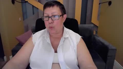 Snapshot of barbaraturners chatting on 01-05-25, 09:36 barbaraturners online show from 01-05-25, 09:36