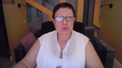 Snapshot of barbaraturners chatting on 02-06-25, 12:00 barbaraturners online show from 02-06-25, 12:00