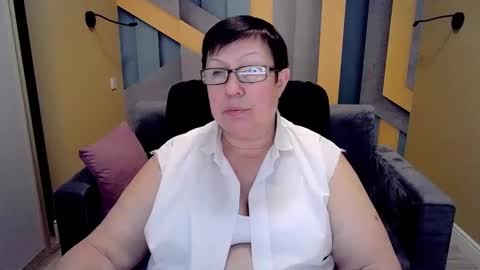 Snapshot of barbaraturners chatting on 02-10-25, 10:09 barbaraturners online show from 02-10-25, 10:09