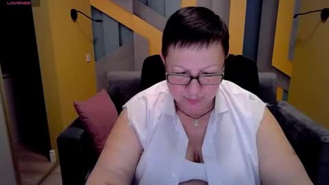 Snapshot of barbaraturners chatting on 03-10-25, 07:18 barbaraturners online show from 03-10-25, 07:18