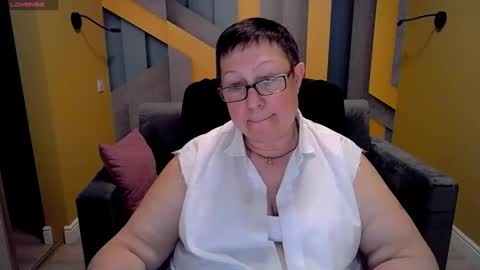 Snapshot of barbaraturners chatting on 03-12-25, 11:22 barbaraturners online show from 03-12-25, 11:22