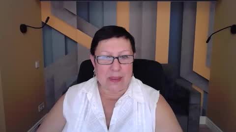 Snapshot of barbaraturners chatting on 10-24-25, 06:48 barbaraturners online show from 10-24-25, 06:48