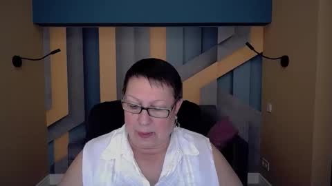 Snapshot of barbaraturners chatting on 11-17-25, 07:30 barbaraturners online show from 11-17-25, 07:30