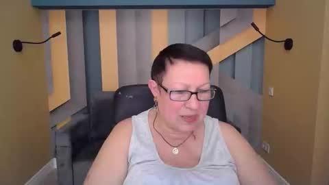 Snapshot of barbaraturners chatting on 11-26-25, 10:33 barbaraturners online show from 11-26-25, 10:33